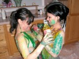 Vidéo porno mobile : This lesbian duo is colourful!